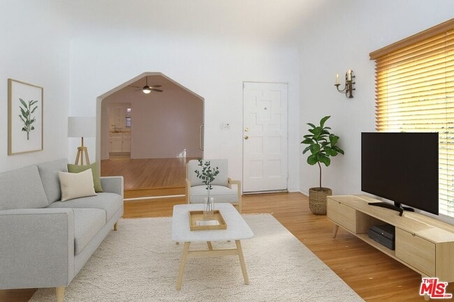 Building Photo - 1117 Longwood Pl