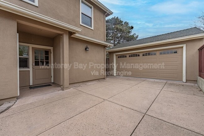 Building Photo - 594 Lopez Ave
