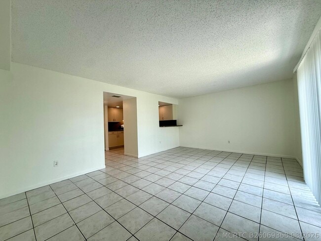 Building Photo - 337 Gulfstream Rd