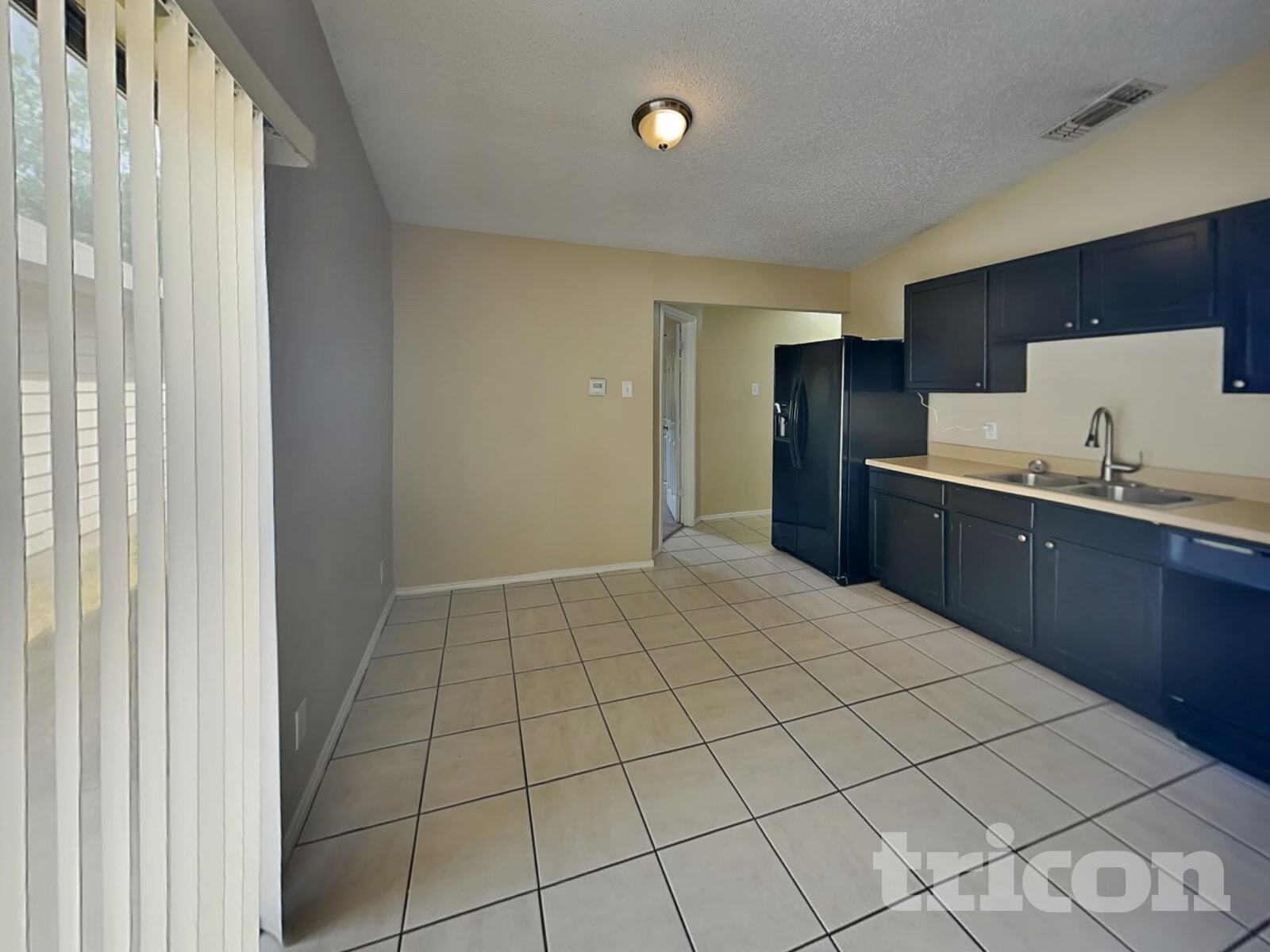 Building Photo - 9415 Valley Moss