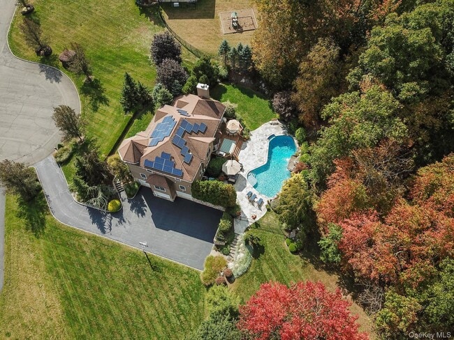 Building Photo - 24 Charnwood Dr