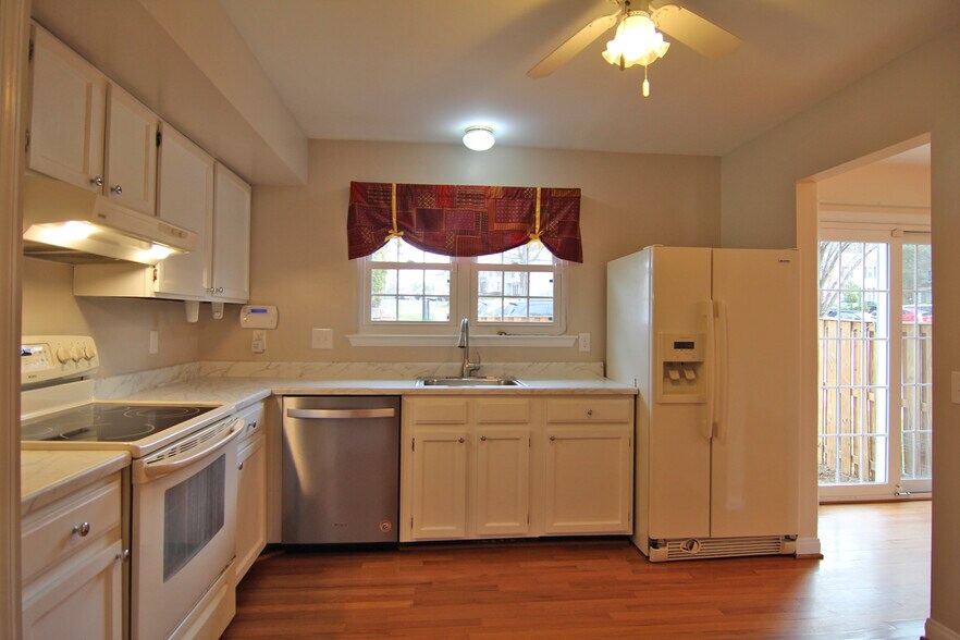 Building Photo - 6148 Martins Landing Ct