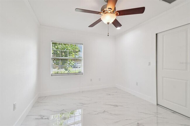 Building Photo - 8708 Thornwood Ln