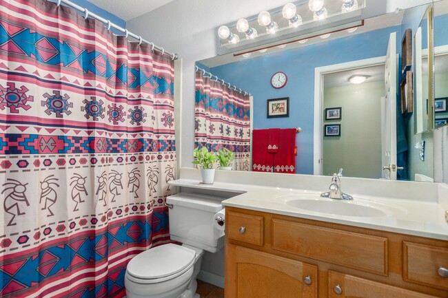 Building Photo - Two bedroom condo