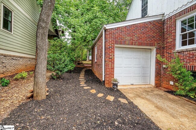 Building Photo - 10 Buist Ave