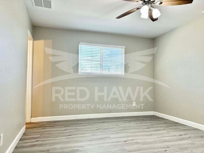 Building Photo - 117 W Del Rio Dr