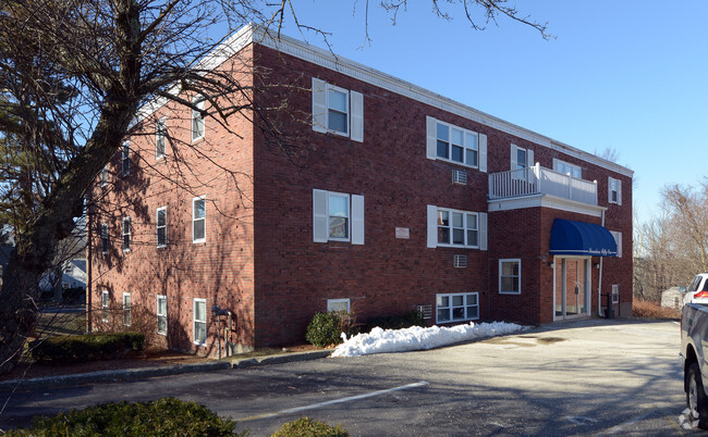 Building Photo - Highland Apartments