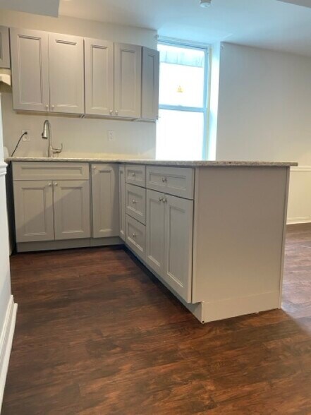 Building Photo - 1721 W Tioga St