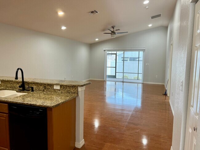 Building Photo - 12305 NE 48th Loop