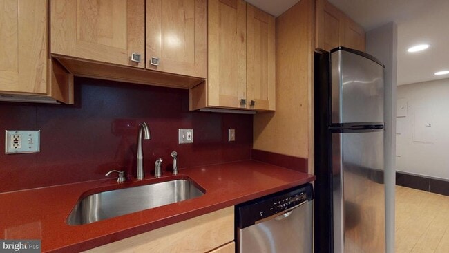 Primary Photo - 4208 New Hampshire Ave NW