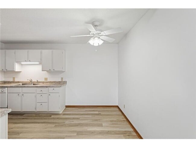 Building Photo - AVAILABLE NOW - Gorgeous 2 BR, 2 BA Condo,...
