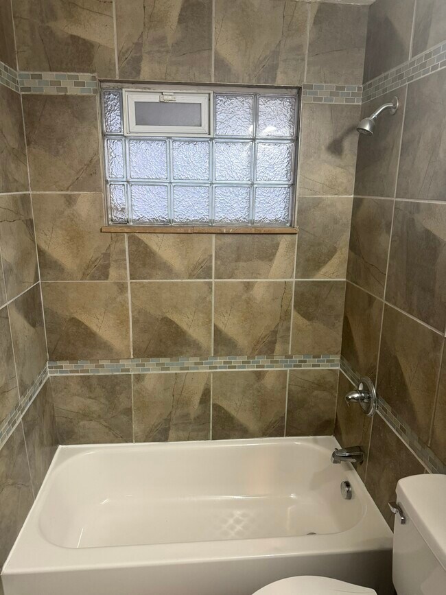 Building Photo - 1894 Pannell Ave