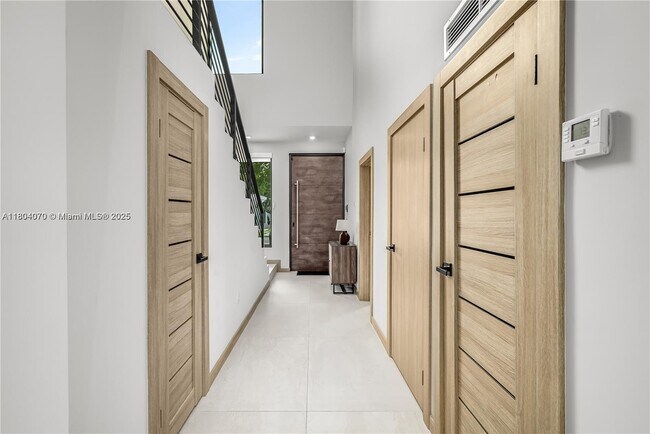 Building Photo - 683 NE 68th St