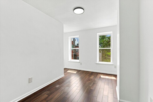 Building Photo - 2846 Amber St