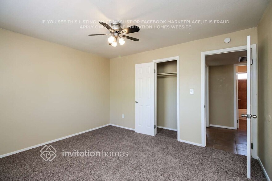 Building Photo - 2204 E Beverly Ln