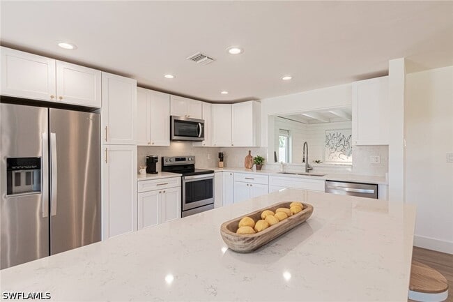 Building Photo - 1530 Mandarin Rd