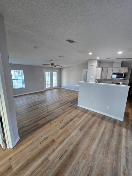 Building Photo - 4413 Tierra Verde Pl