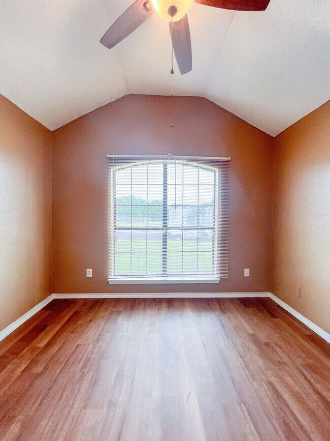 Building Photo - 3406 Bamboo Ln