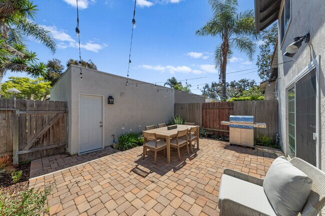Building Photo - 2636 Vista Del Oro