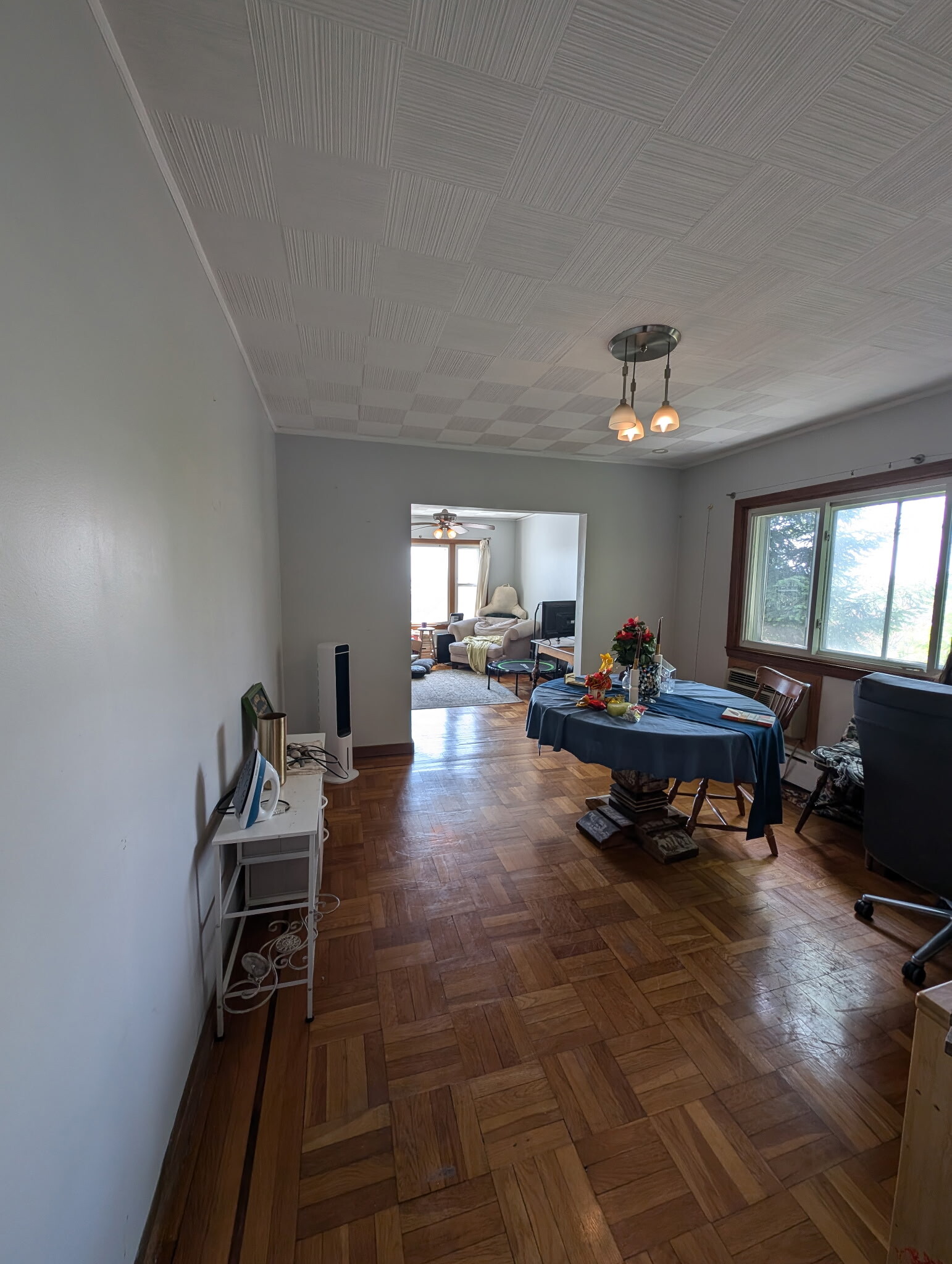 Building Photo - 85 Gladstone St