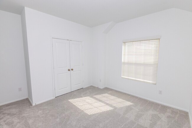 Building Photo - 5330 Sleepy Fox Ln