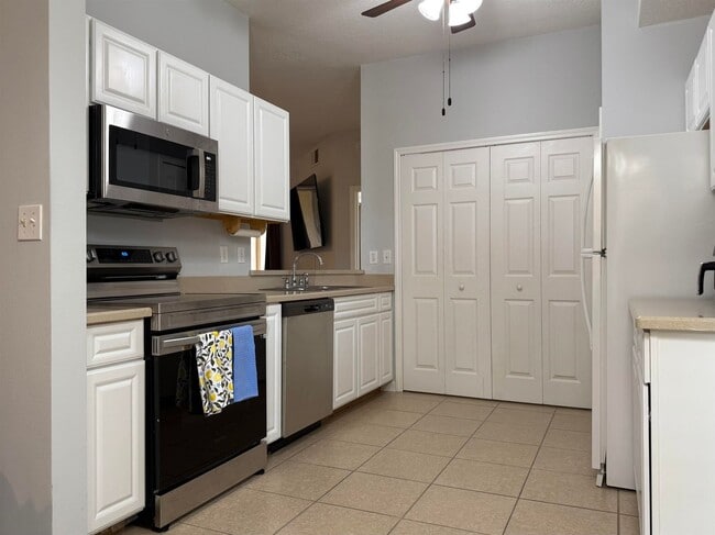 Building Photo - Located in St Augustine Shores, this 2 bed...