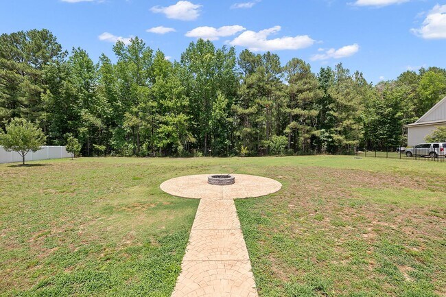 Building Photo - **Luxury 4/4 with Fenced in Yard**