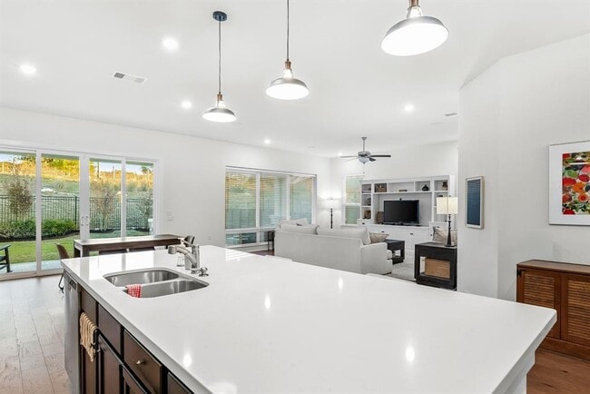 Building Photo - 16705 Horondelle Dr