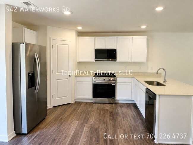 Building Photo - 942 Waterworks Rd