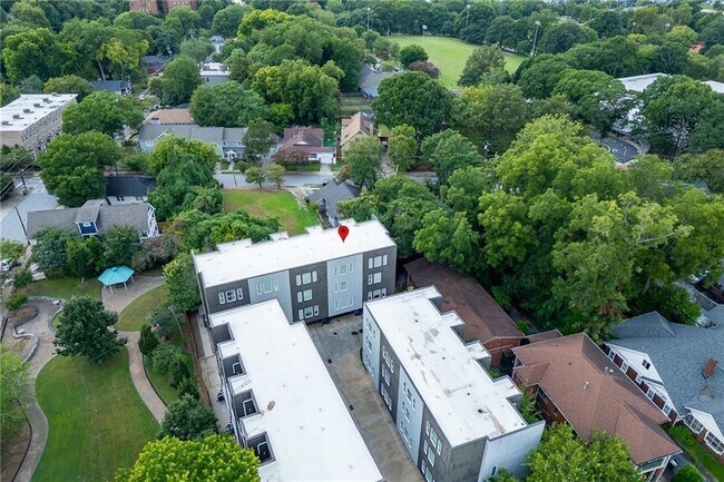 Building Photo - 456 Parkway Dr NE