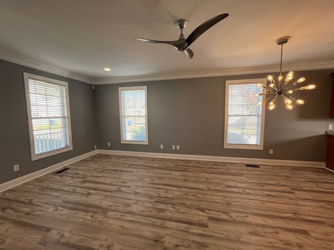 Building Photo - Lovely Home in the Love Grove subdivision!