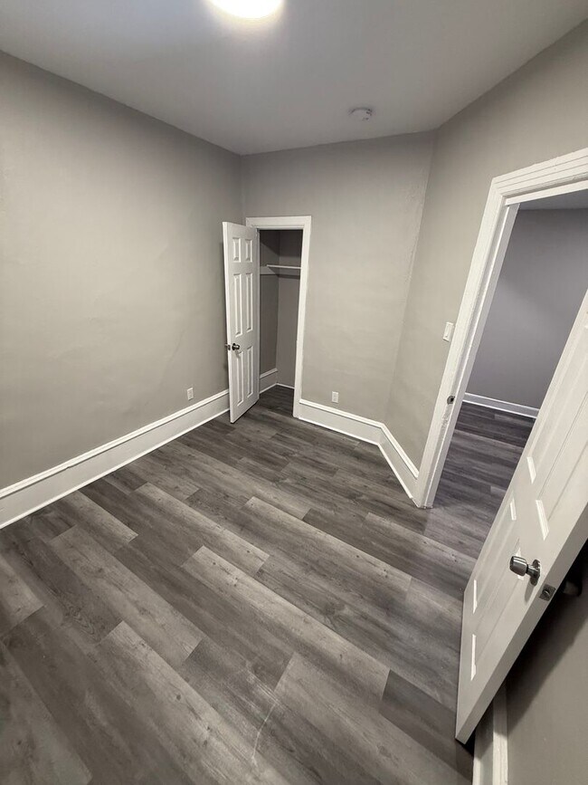 Building Photo - 28 N 50th St