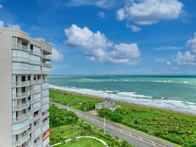 Building Photo - 5051 N Hwy A1A