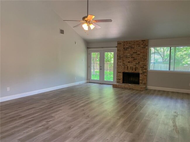 Building Photo - 1604 Holstein Dr