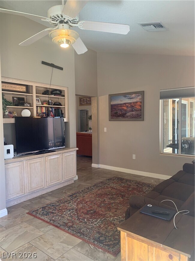 Building Photo - 2924 Crown Ridge Dr