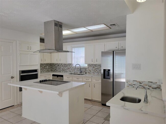 Building Photo - 4307 Willow Beach Dr