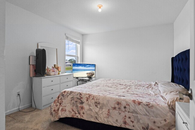 Building Photo - 11164 Middle Strm Dr