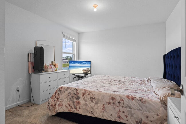 Building Photo - 11164 NW Middle Stream Dr