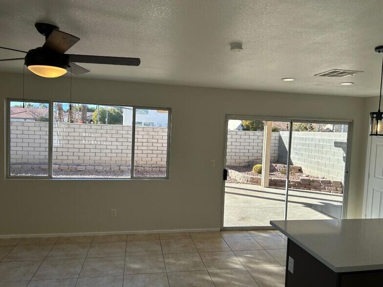 Building Photo - 8997 Ivybridge St