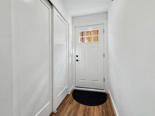 Building Photo - AVAILABLE NOW! Fully Remodeled Lower Unit with Private Entrance in Columbia City Neighborhood