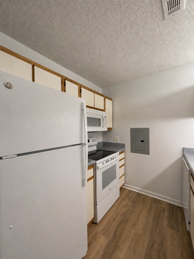 Building Photo - 1511-101 GRADUATE LN