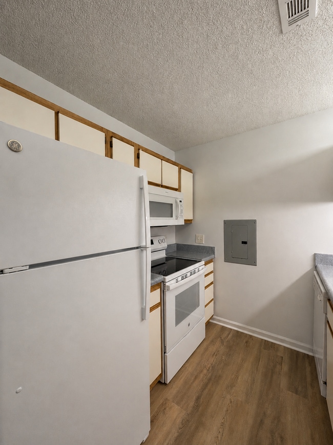 Building Photo - 1511 Graduate Ln