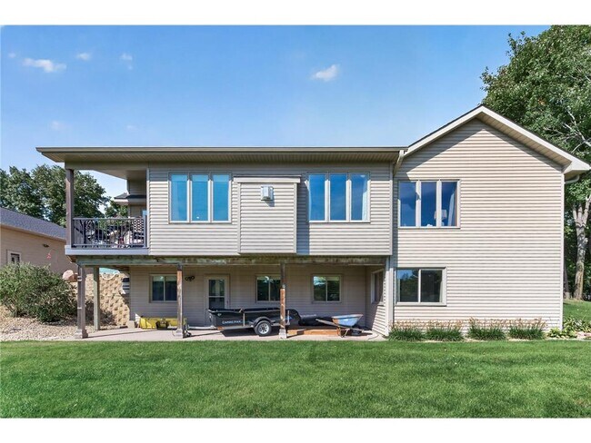Building Photo - 14372 Heather Ridge Dr