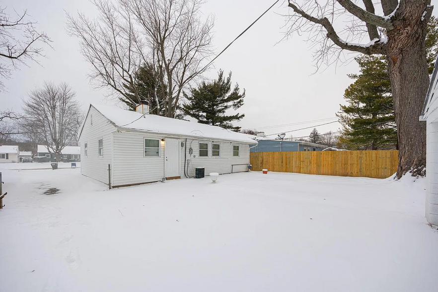 Building Photo - 1134 S Hampton Rd