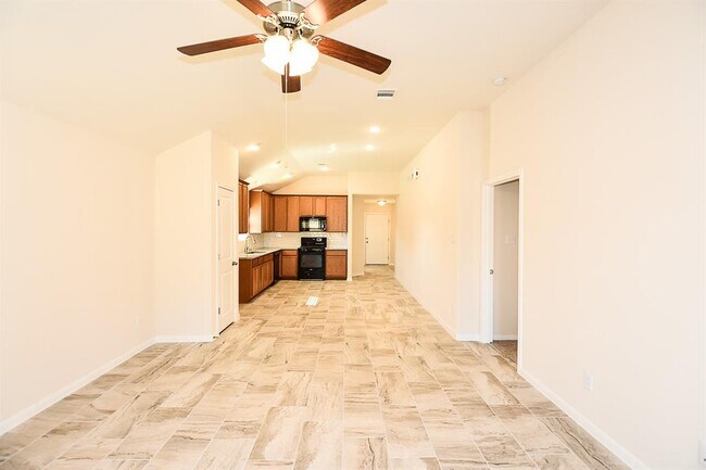 Building Photo - 23818 Willow Haven Dr