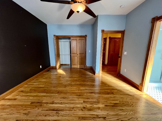 Building Photo - Charming Three Bedroom Home!