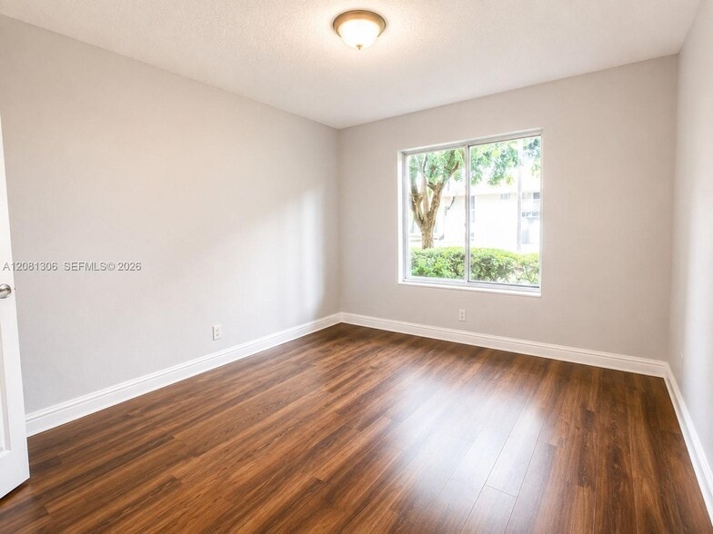 Building Photo - 9509 SW 138th Pl