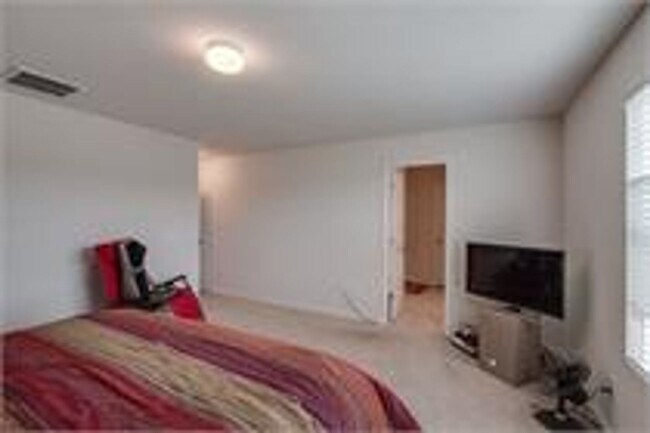 Building Photo - Beautiful 4bd 2.5ba home with Community Am...