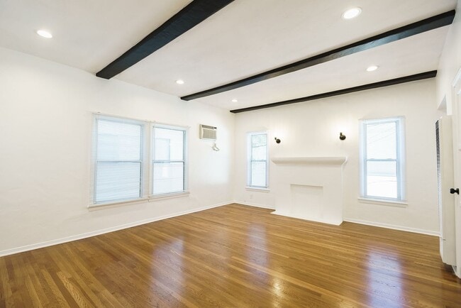 Interior Photo - 147 North Hamilton Drive