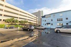 Building Photo - 301 Van Buren St